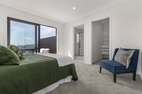 Photo of property in 6 Okupe Grove, Aotea, Porirua, 5024