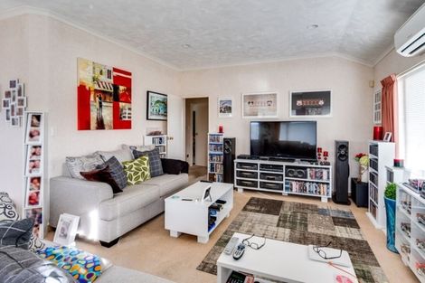 Photo of property in 21 Sloane Place, Taradale, Napier, 4112