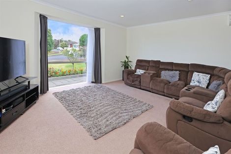 Photo of property in 26 Martin Jugum Lane, Ranui, Auckland, 0612
