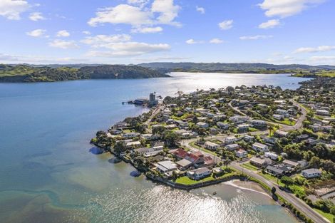 Photo of property in 43a Wallis Street, Raglan, 3225