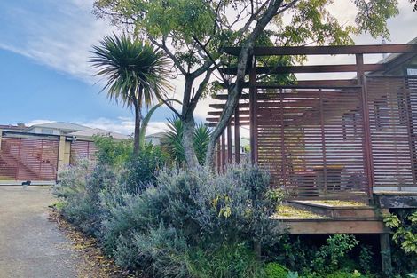 Photo of property in 23 Elizabeth Drive, West Harbour, Auckland, 0618