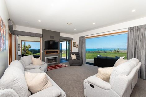 Photo of property in 135 Eskridge Drive, Eskdale, Napier, 4182