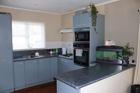 Photo of property in 8 Rollerson Street, Papakura, 2110