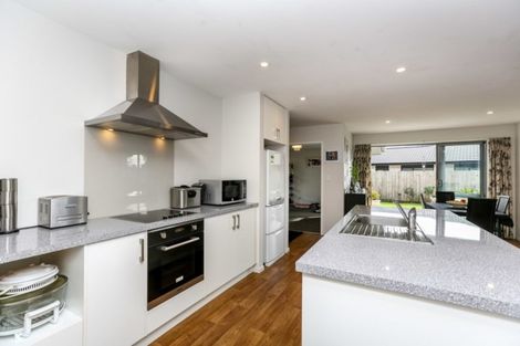 Photo of property in 15a Frederick Place, Whalers Gate, New Plymouth, 4310