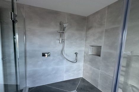 Photo of property in 25a Borrowdace Avenue, Botany Downs, Auckland, 2010