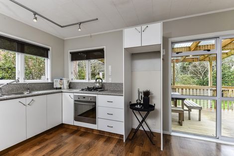 Photo of property in 3 Anchor Place, Beach Haven, Auckland, 0626