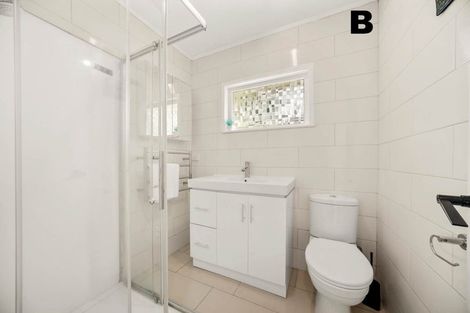 Photo of property in 49 Peach Road, Glenfield, Auckland, 0629