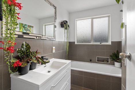 Photo of property in 97 Richmond Avenue, Richmond Heights, Taupo, 3330