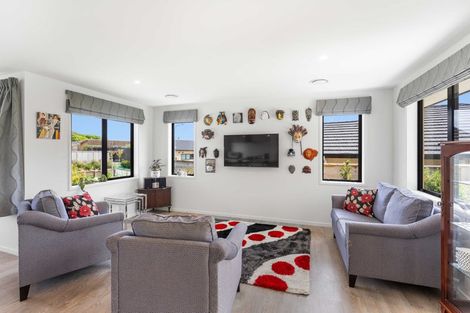 Photo of property in 12 Morepork Drive, Waikanae, 5036