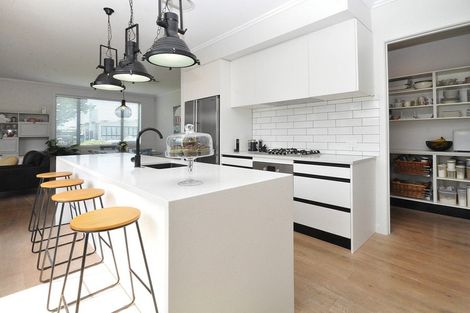 Photo of property in 8 Bellamont Street, Kumeu, 0810