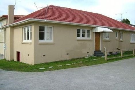 Photo of property in 16 Kauri Glen Road, Northcote, Auckland, 0627