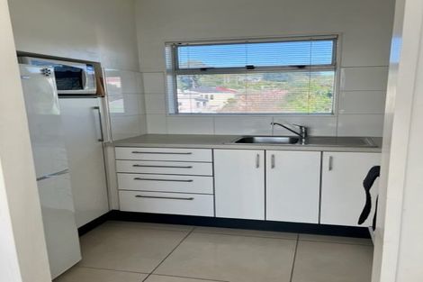 Photo of property in Beresford Apartments, 12/118 Russell Terrace, Berhampore, Wellington, 6023