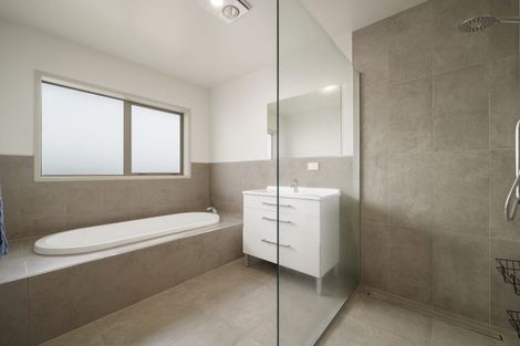 Photo of property in 8 Owhatiura Drive, Lynmore, Rotorua, 3010