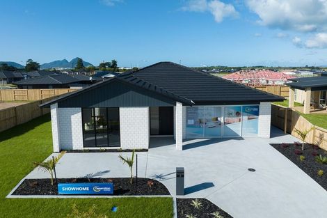 Photo of property in 32 Te Piriti Road, One Tree Point, 0118