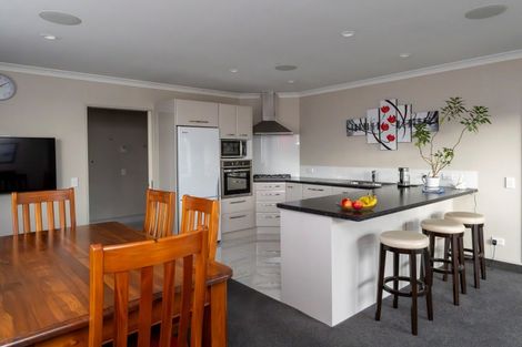 Photo of property in 7 Barry Curtis Place, Levin, 5510
