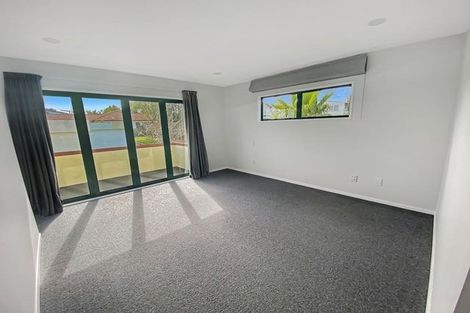 Photo of property in 24 Taroka Close, Pinehill, Auckland, 0632