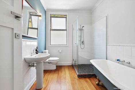 Photo of property in 5 Valley Street, Island Bay, Wellington, 6023