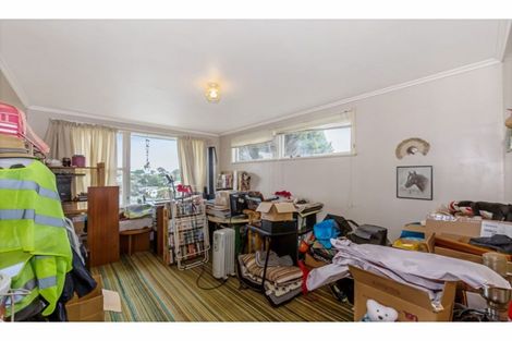 Photo of property in 59 Totaravale Drive, Totara Vale, Auckland, 0629