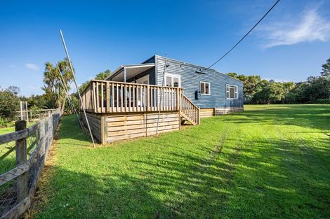 Photo of property in 20 Komiti Road, Tinopai, 0593