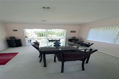 Photo of property in 123 Golfland Drive, Golflands, Auckland, 2013