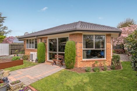 Photo of property in 28 Bentley Street, Russley, Christchurch, 8042
