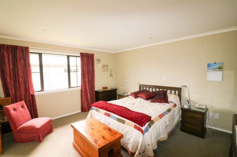 Photo of property in 21 Ruahine Street, Dannevirke, 4930