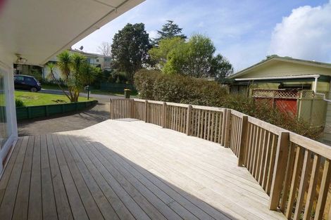Photo of property in 15 Woodcote Drive, Glenfield, Auckland, 0629