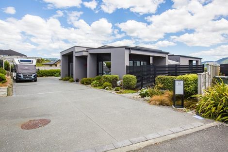 Photo of property in 55 Queen Charlotte Drive, Aotea, Porirua, 5024