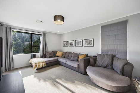 Photo of property in 7 Leaming Place, Clarks Beach, 2122