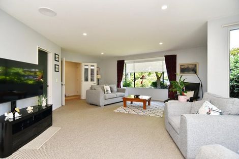 Photo of property in 21 Thornwood Place, Redwood, Christchurch, 8051