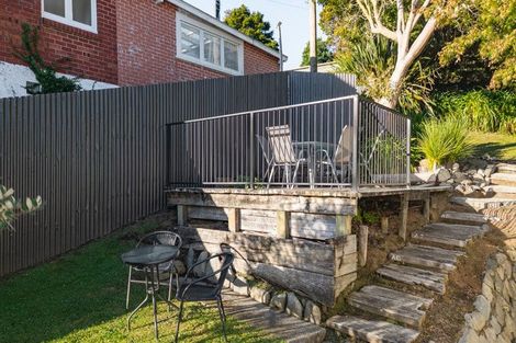 Photo of property in 17a Taranaki Street, Picton, 7220