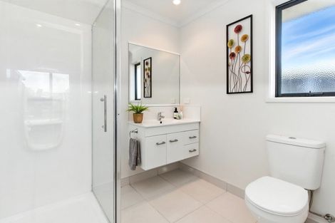 Photo of property in 24 Kowi Lakes Drive, One Tree Point, 0118