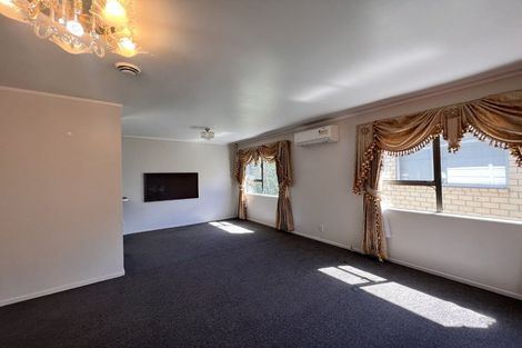 Photo of property in 32a Sikkim Crescent, Clover Park, Auckland, 2019