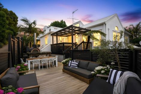 Photo of property in 1/35 Newhaven Terrace, Mairangi Bay, Auckland, 0630