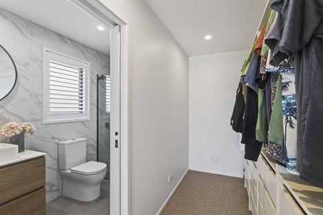 Photo of property in 247 Huatoki Street, Upper Vogeltown, New Plymouth, 4310