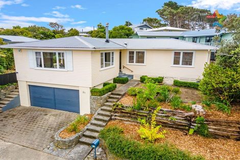 Photo of property in 21 Cherry Blossom Grove, Maungaraki, Lower Hutt, 5010