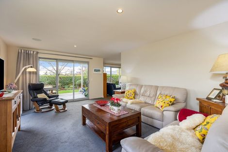 Photo of property in 2 Puketutu Grove, Motueka, 7120