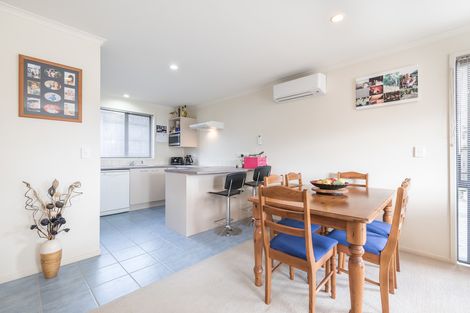 Photo of property in 25b Gardner Avenue, New Lynn, Auckland, 0600