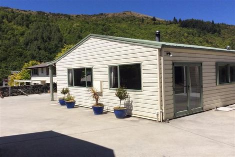 Photo of property in 16 Cornwall Street, Arrowtown, 9302