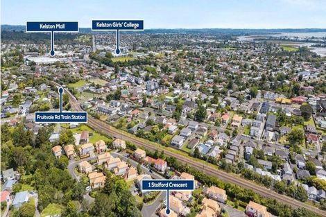 Photo of property in 1 Stolford Crescent, New Lynn, Auckland, 0600