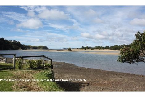 Photo of property in 2303 Whananaki North Road, Whananaki, Hikurangi, 0181