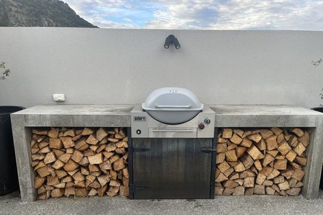 Photo of property in 5 Old Racecourse Road, Albert Town, Wanaka, 9305