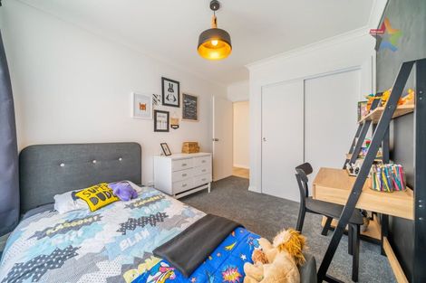 Photo of property in 14 Young Grove, Stokes Valley, Lower Hutt, 5019