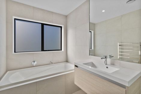 Photo of property in 10 Onekura Street, Red Beach, 0932