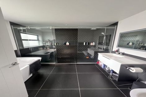 Photo of property in 35 Vogwill Road, Kumeu, 0810