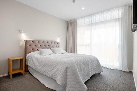 Photo of property in 203/86 Alpha Street, Cambridge, 3434