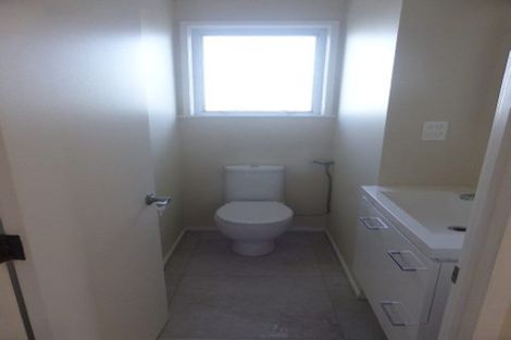 Photo of property in 1/36 Exmouth Road, Northcote, Auckland, 0627