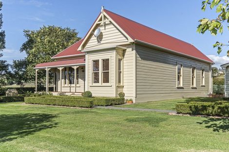 Photo of property in 137 Egmont Road, Hillsborough, New Plymouth, 4372