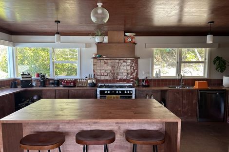 Photo of property in 18 Aplin Terrace, Ngaio, Wellington, 6035