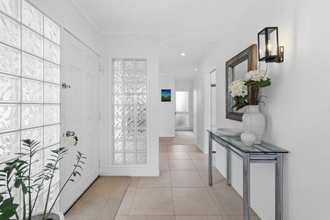 Photo of property in 3 Copperfield Terrace, Mellons Bay, Auckland, 2014